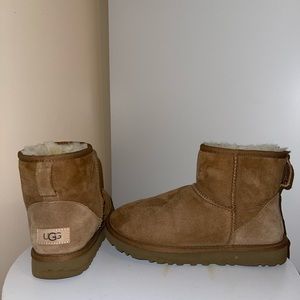UGG mini chestnut